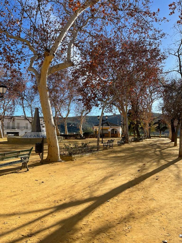فيلا Casa Pilar Guadalcanal المظهر الخارجي الصورة